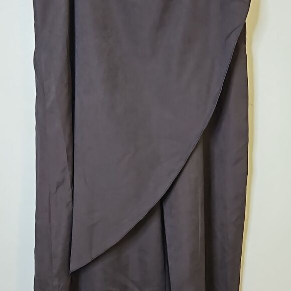 Black jumpsuit with a flowy overlay. Size M. - Picture 4 of 7